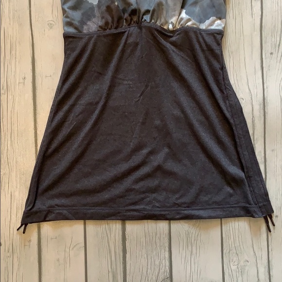 Lululemon Tank Top Size 4 With Side Pull Strings - Picture 3 of 10